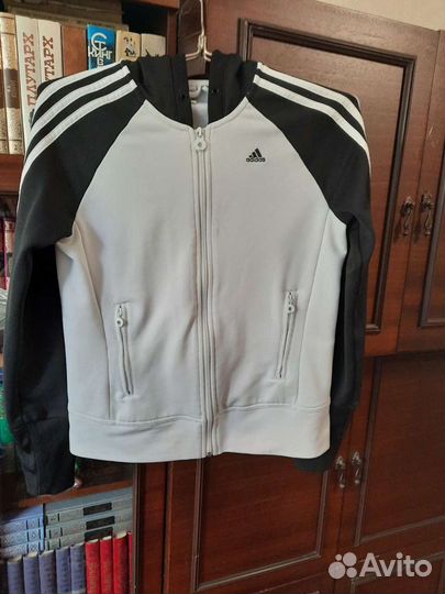 Мастерка с капюшоном