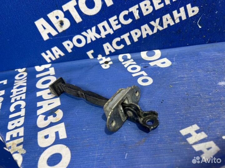 Ограничитель двери Hyundai I30 хэтчбек 2014