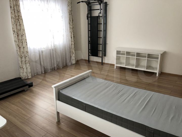 Дом 180 м² на участке 27 сот.