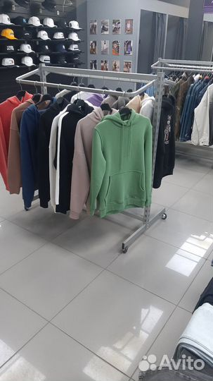 Стойка для одежды на колесиках напольная