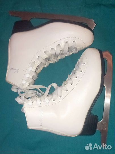 Коньки фигурные размер 30