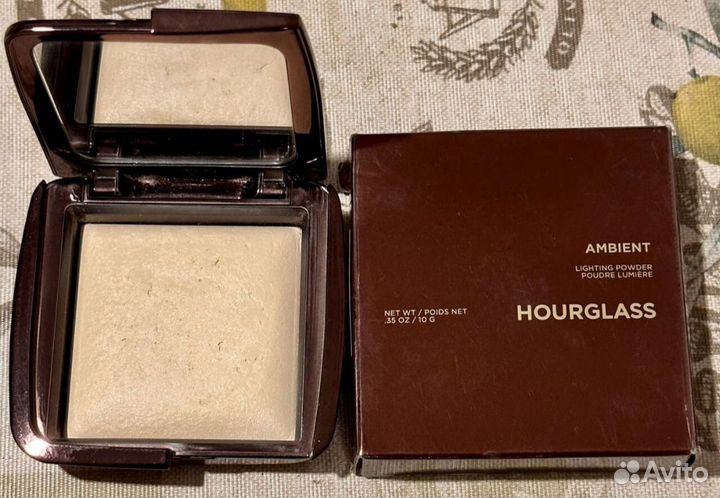 Пудра Hourglass diffused light