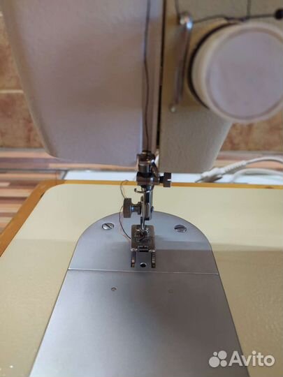 Швейная машинка Чайка 132м