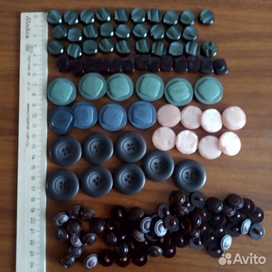 Пуговицы новые