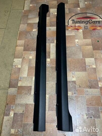 Пластиковые пороги внешние на Рено Логан 1