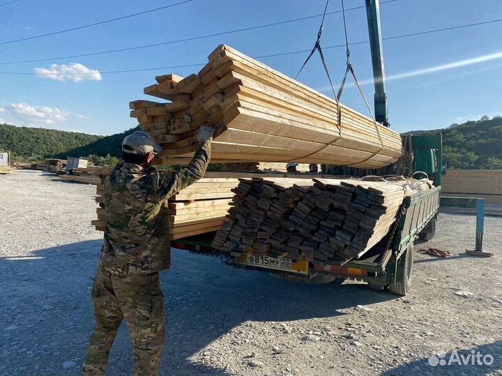 Доска обрезная 100х200х6000. Пиломатериалы