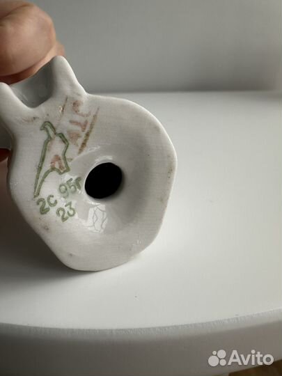 Фарфоровая статуэтка 