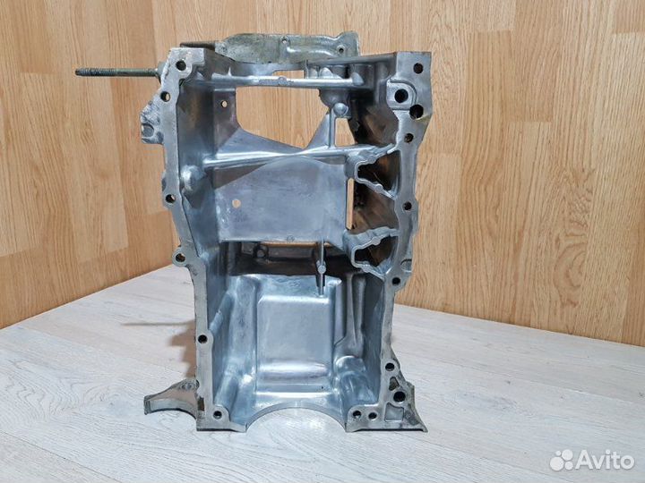 Поддон двигателя Toyota Avensis ZRT271 2ZR-FAE