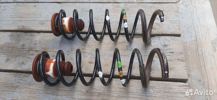 Citroen Berlingo пружина