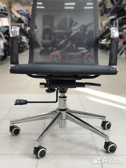 Кресло компьютерное Norden Helmut