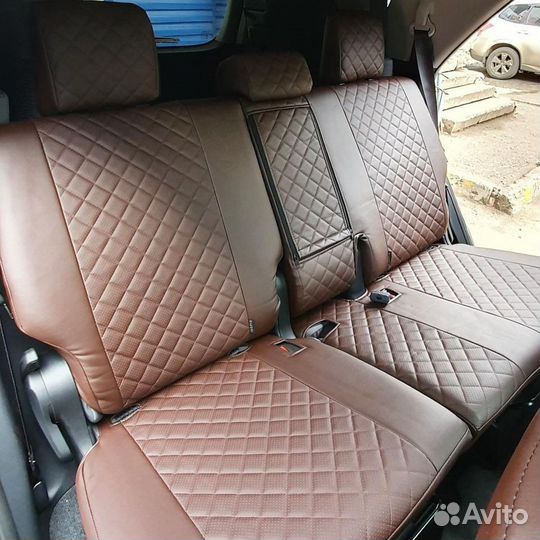 Автомобильные чехлы Toyota Hilux 8 (2015+)