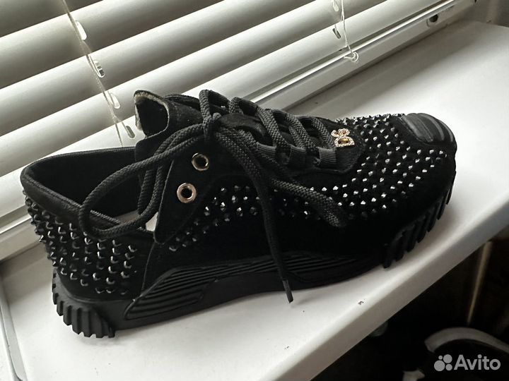 Кроссовки со стразами