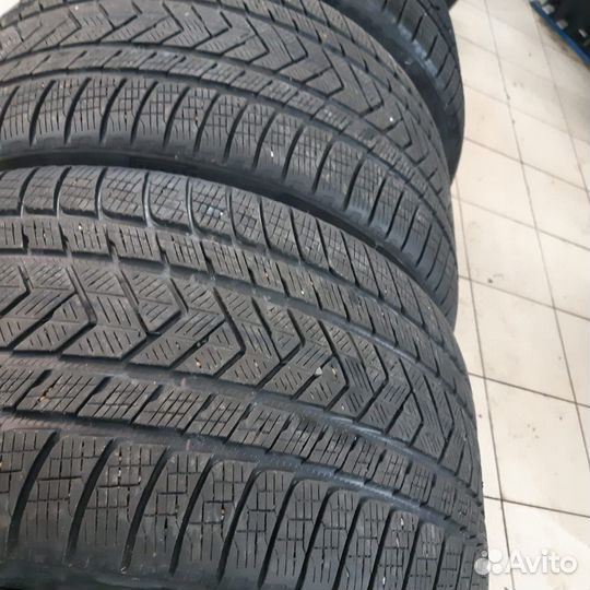 Pirelli Scorpion Winter 285/35 R22 и 315/30 R22