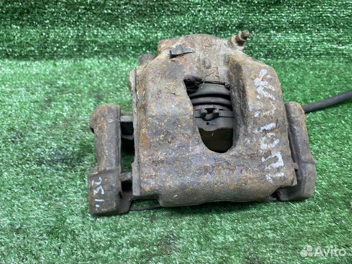 Тормозной суппорт передний левый Mercedes-Benz E