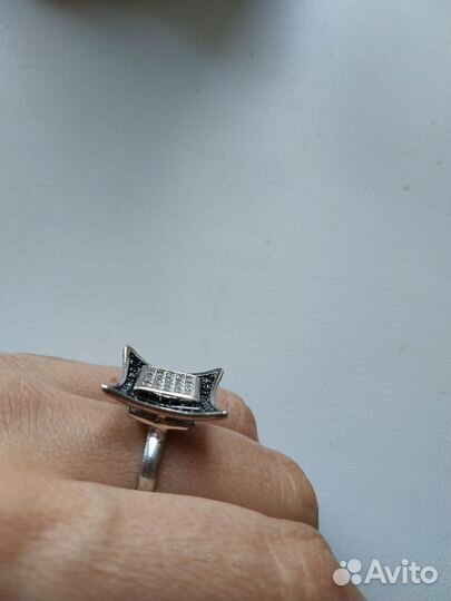 Кольцо серебро с черными фианитами 925
