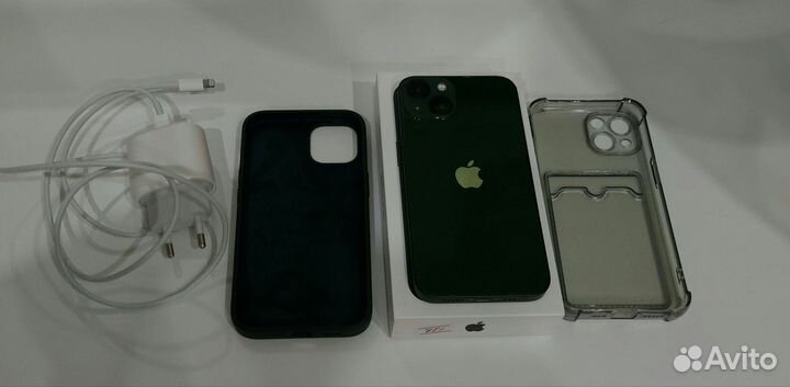 Телефон iPhone 13