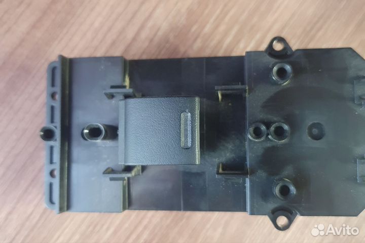 Кнопка стеклоподъемника на honda везел