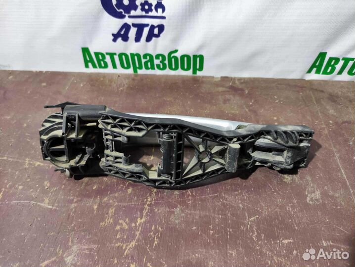 Ручка передняя правая Skoda Octavia