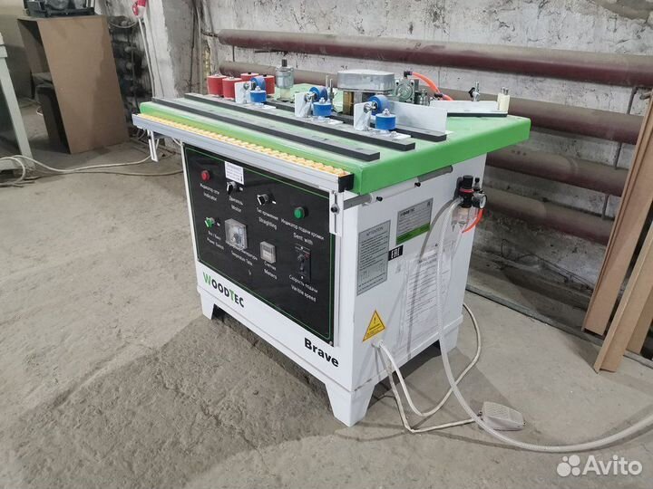 Станок для склеивания г-образной планки наличника