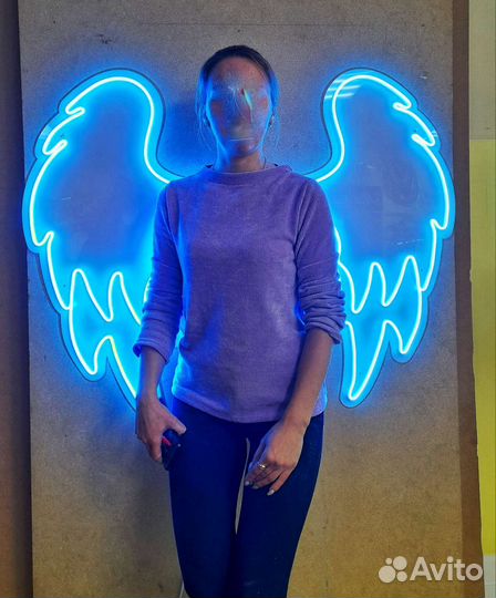 Светящиеся Крылья из Неона