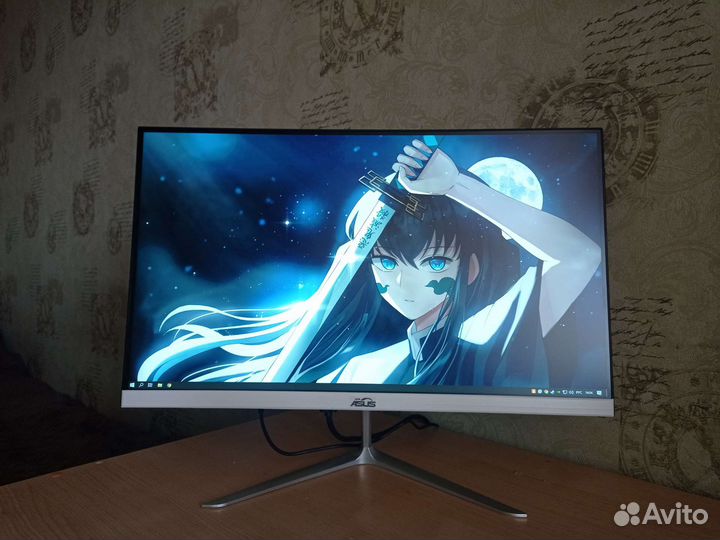 Изогнутый монитор 165герц