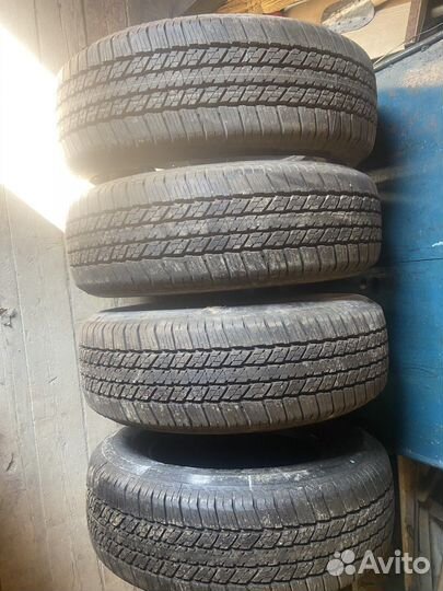 Bridgestone Dueler H/T 684II 245/65 R17