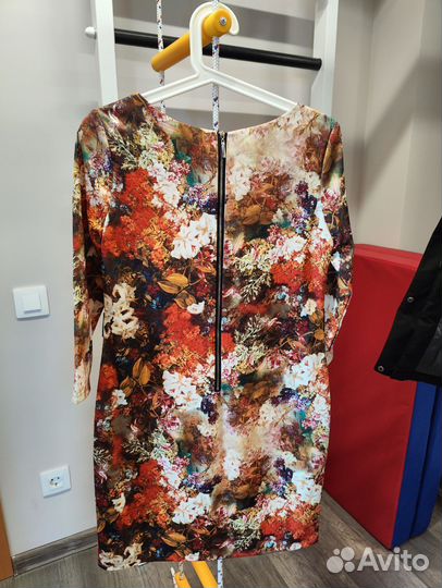 Платье мини с цветами 44 размер