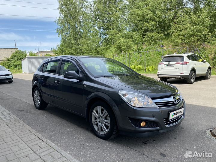 Opel Astra 1.8 МТ, 2013, 162 000 км