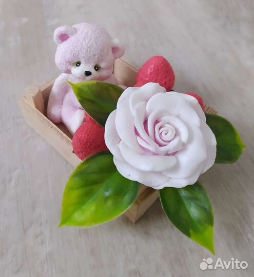 Ягодно цветочный букет