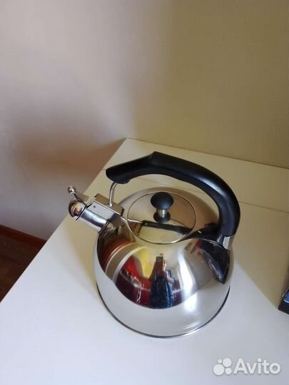 Чайник со свистком новый 3,5 литра