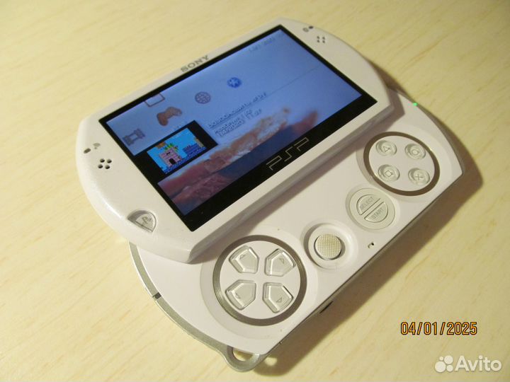 Sony PSP Go (не прошитая)