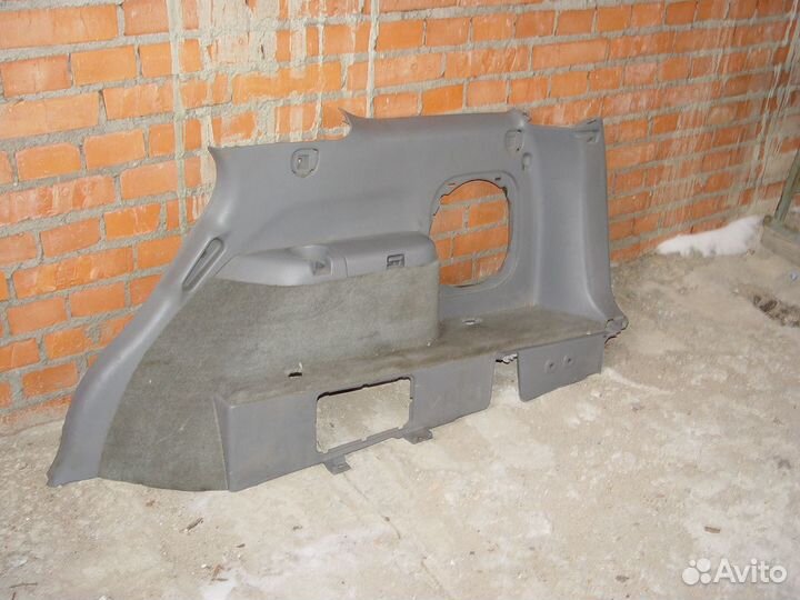 Правая накладка багажника Acura mdx 2005г