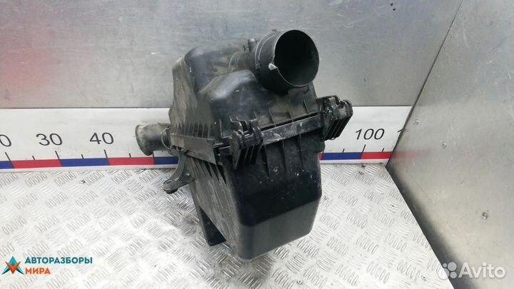 Корпус воздушного фильтра Toyota RAV4