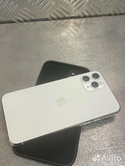 iPhone 11 Pro, 64 ГБ