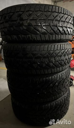 Kormoran Snow 235/45 R18