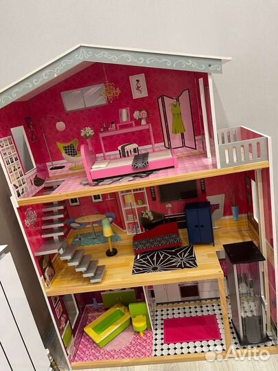 Кукольный домик с мебелью