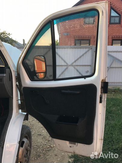 Продам двери на газель