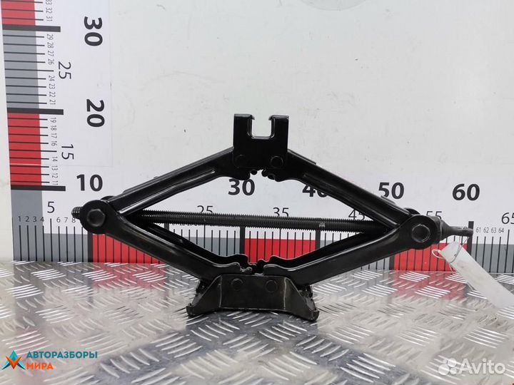 Домкрат Nissan Almera Tino V10 рест. 2005