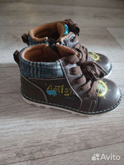Ботинки на мальчика 28