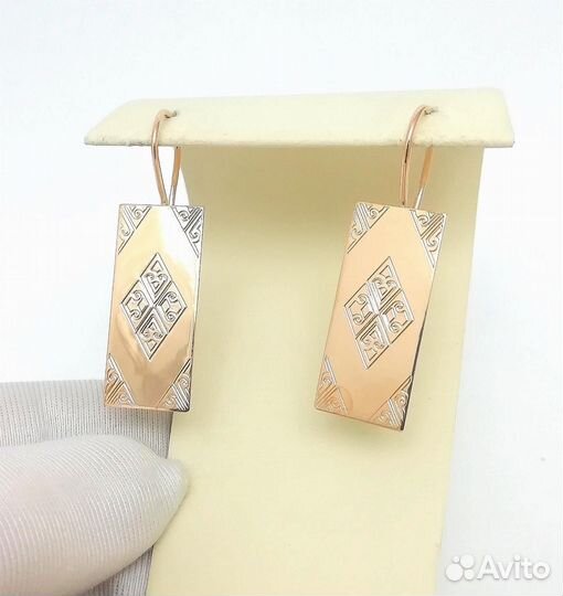 Золотые серьги пластины, орнамент геометрия, французский замок, вес 3,53г