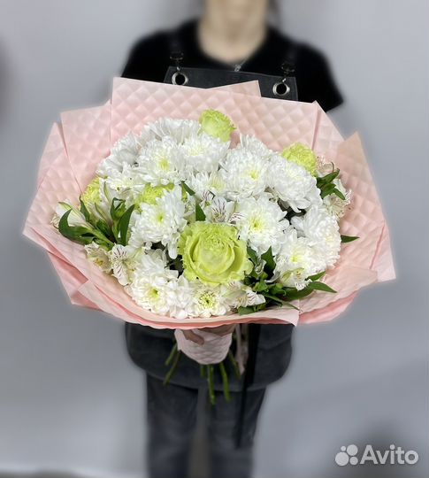 Букет из кустовой хризантемы, розы, альстромерии