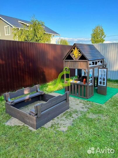 Уличные детские площадки и домики