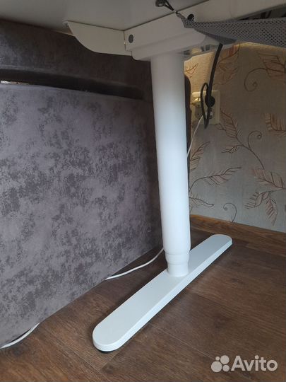 Стол IKEA Bekant с электроприводом 160х80