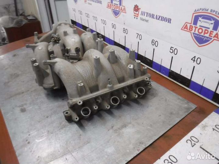 Коллектор впускной Mitsubishi Pajero 3 6G74 2001