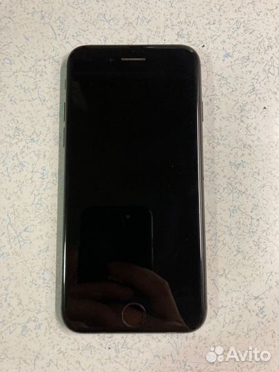 Телефон iPhone 7