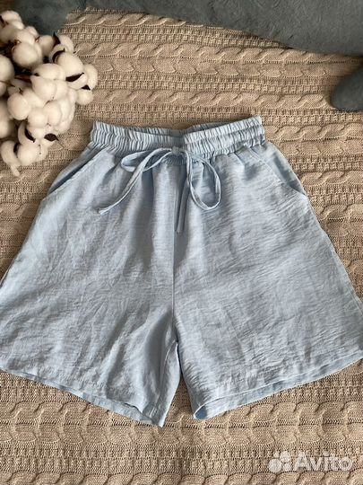 Летний женский костюм с шортами и рубашкой