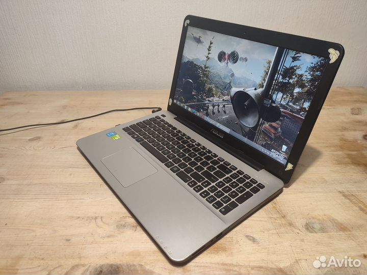 Игровой ноутбук Asus intel core i3/2видеокарты/ssd