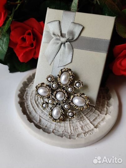 Винтажная брошь орден в подарочной коробочке