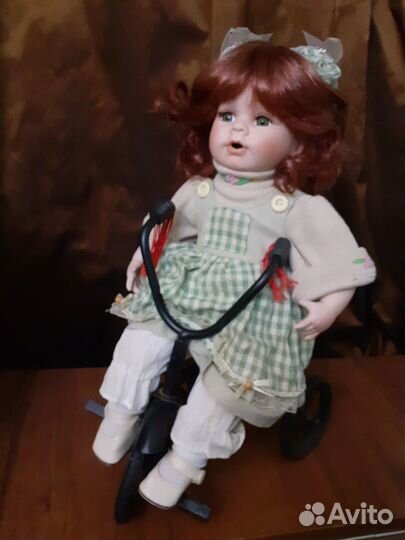 Кукла фарфоровая коллекционная