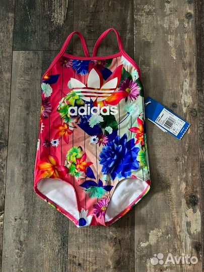 Купальник Adidas новый оригинал 5-6л